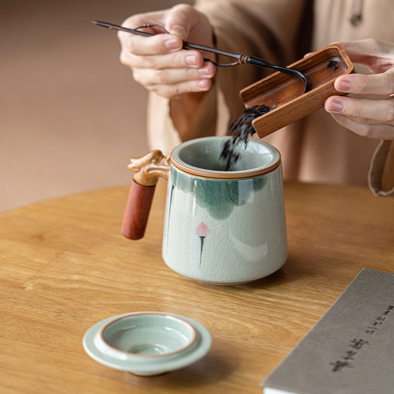 Chinese tea set, traditional craftsmanship, ice cracked hand-painted lotus teacup