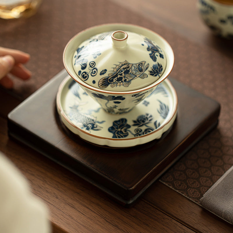 Chinese tea set, Sancai teacup with fish and algae pattern