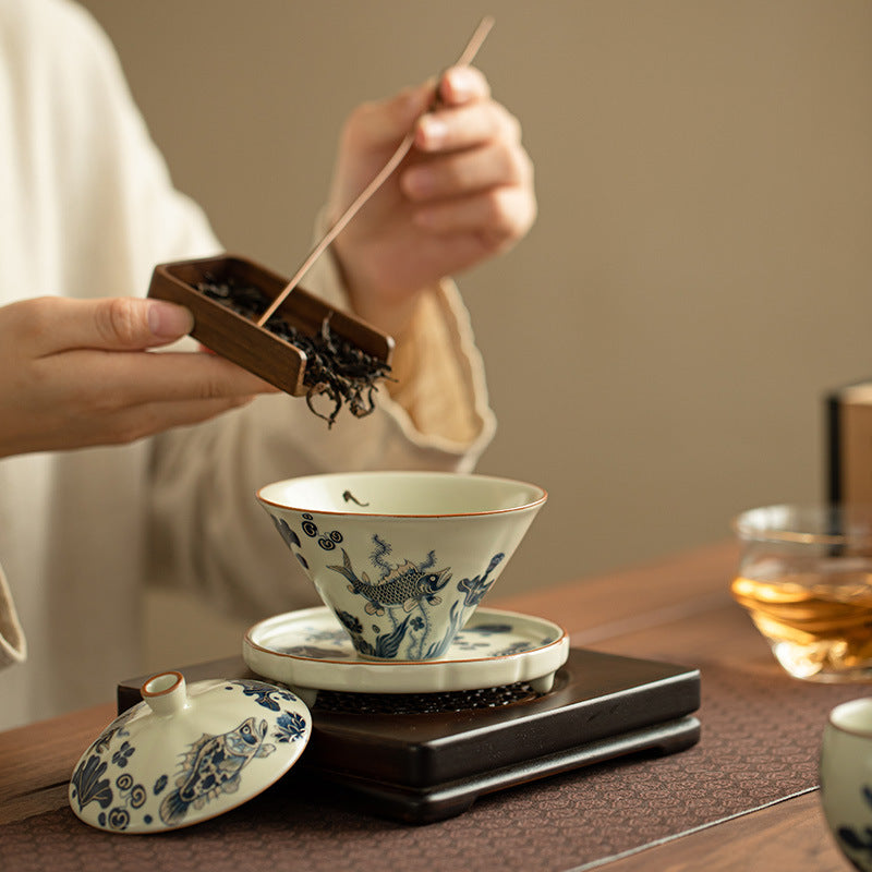 Chinese tea set, Sancai teacup with fish and algae pattern