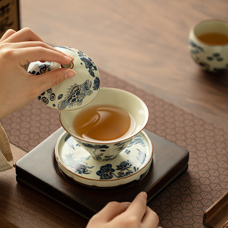 Chinese tea set, Sancai teacup with fish and algae pattern